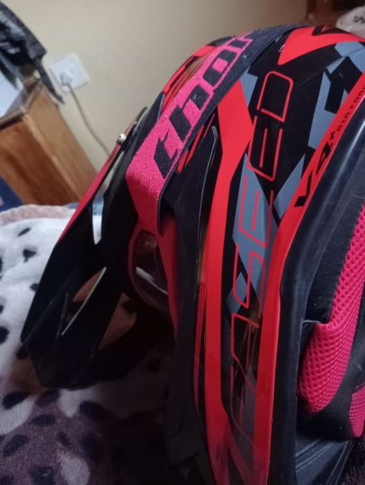 SECONDHAND  QUALITY OFF ROAD BIKE HELMET