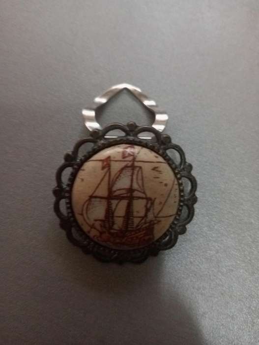 Vintage pendant 2