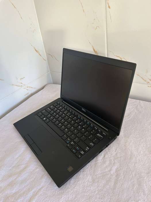 Dell Latitude 7390 -> Core i5-8350U / 8GB RAM / 256GB SSD / Windows 11 PRO