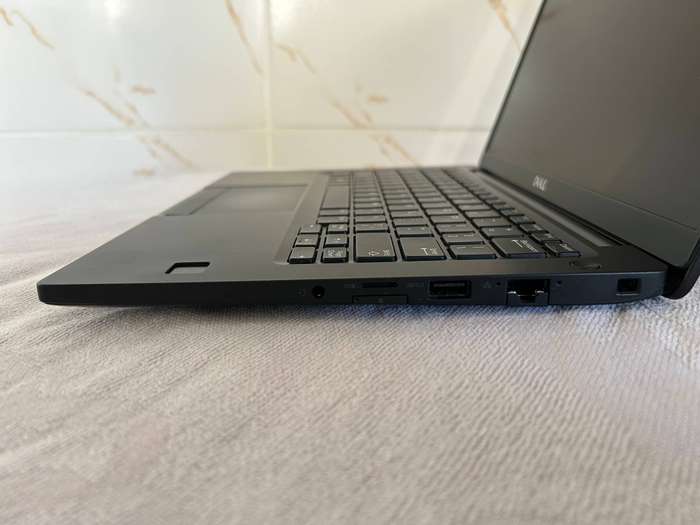 Dell Latitude 7390 -> Core i5-8350U / 8GB RAM / 256GB SSD / Windows 11 PRO