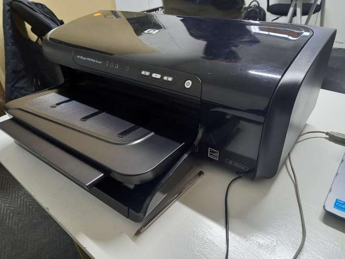 HP Officejet 7000 Wide Format Printer - E809a A3, NEEDS NEW CARTRIDGES