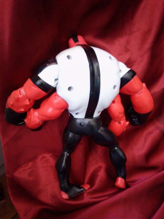 Large Playmates / Cartoon Network Ben 10 'Four Arms' Articulated Figurine