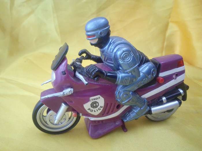 1994 Orion Pictures RoboCop Figurine On Bike