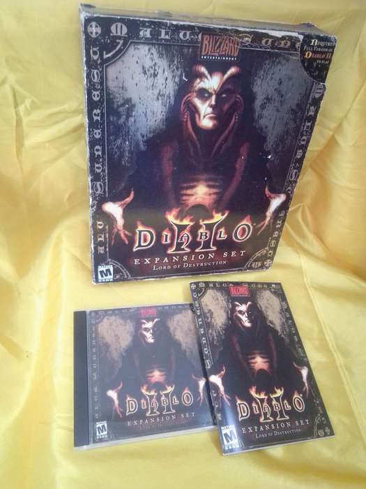 2001 DIABLO II Lord of Destruction expansion Set Big Box PC