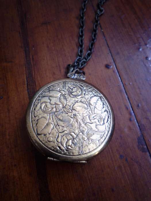 Stunning Vintage Brass Pendent Locker Necklace