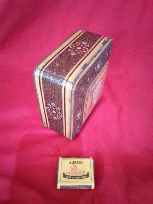 Vintage Tin (1920's - 1940')
