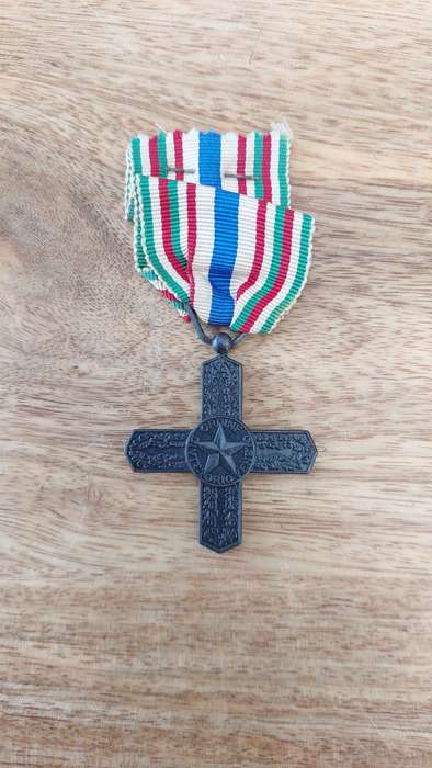 - Italy Knight's Cross Order of the Vittoria Veneto -