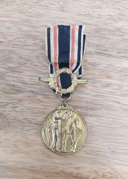 WW1 German Medal of the Legion of Honor with Combatant's Ribbon Clasp