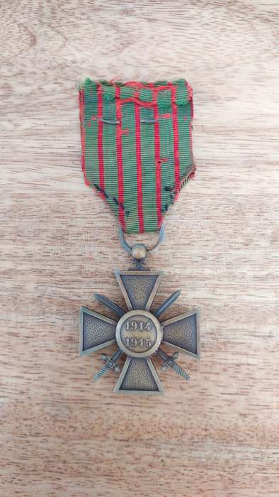 - 1914/1915 French WW1 Croix De Guerre (War Cross) -