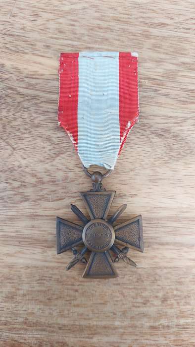 - France War Cross for Exterior Theatres of Operation with 1 Star -