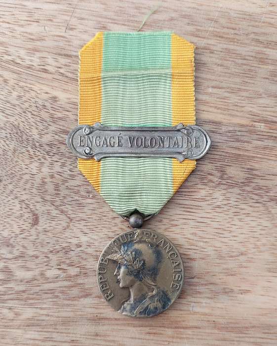 - France WW1Medal for Volunteers of the Great War with Engage Volontaire Clasp -