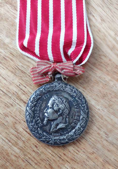 - 1859 Commemorative of the Italian Campaign Medal, French Empire -