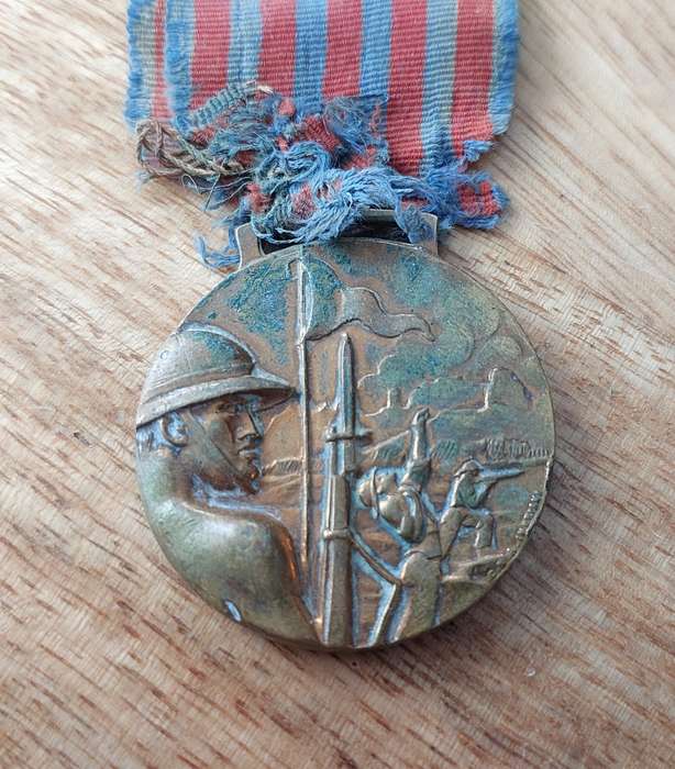 - Scarce 731 Battalion Commemorative Medal for East Africa Blackshirt Battalion -