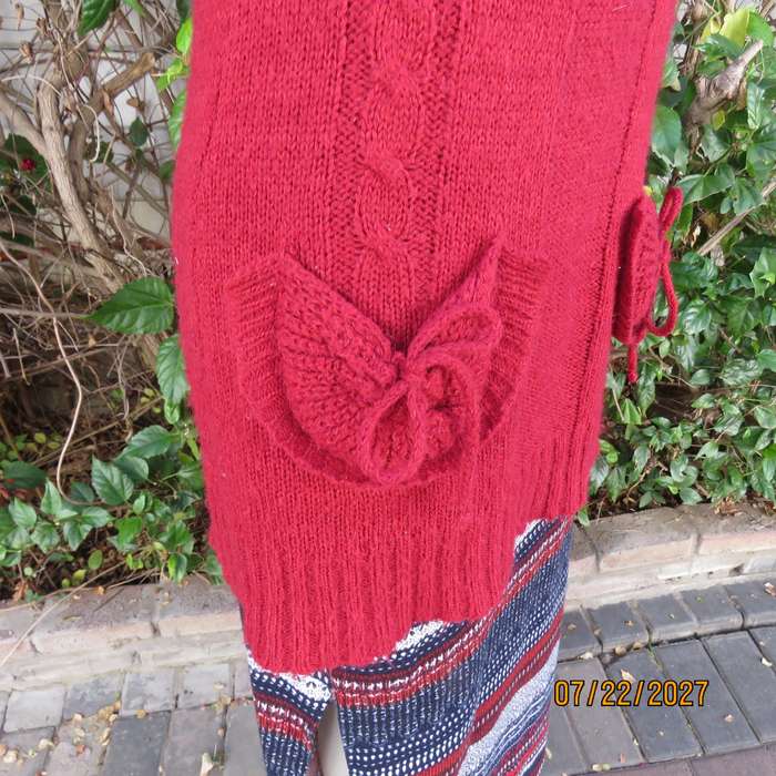 BSLQ red wool-acrylic knit long scooped neck top size 36. Unique pockets.