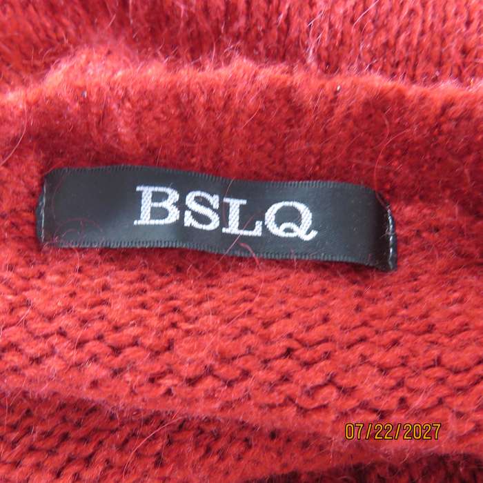 BSLQ red wool-acrylic knit long scooped neck top size 36. Unique pockets.