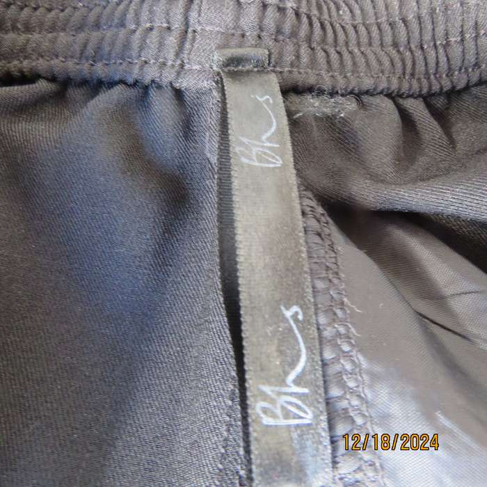 High quality black pants by Bhs from London size 40. In soft polyester. Waist back/sides elasticated