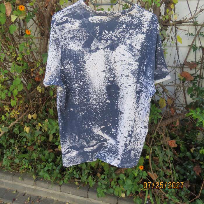 HEMISPHERE denim culture  navy-white T shirt size Large. Tie dye look.