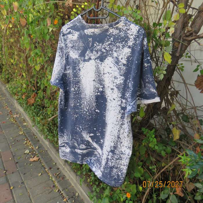 HEMISPHERE denim culture  navy-white T shirt size Large. Tie dye look.