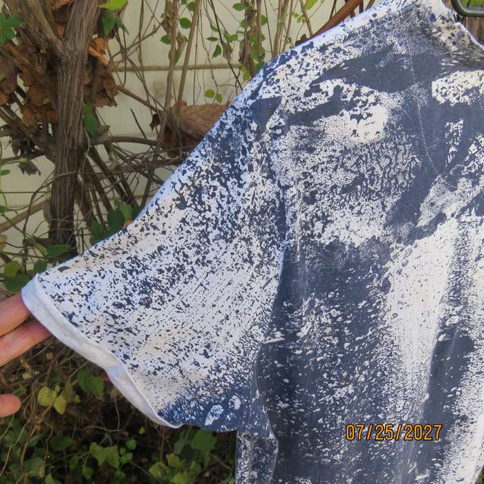 HEMISPHERE denim culture  navy-white T shirt size Large. Tie dye look.