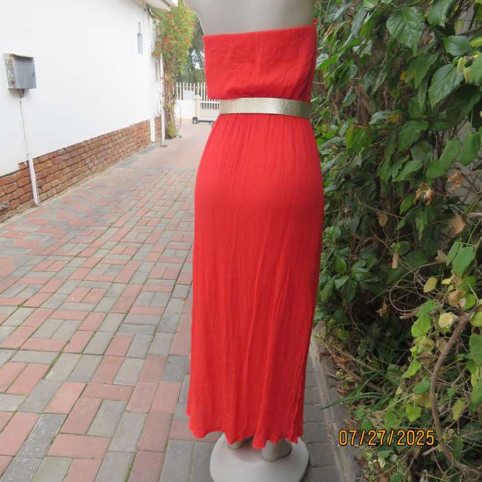 Ferrari red long strapless dress size 36. Elasticated waist. Crinkled poly-viscose. Polyester lining