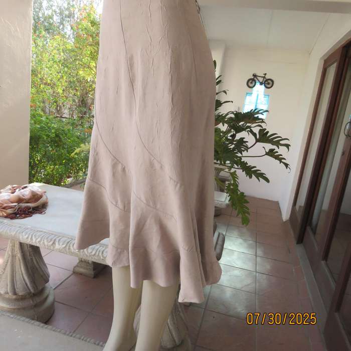 FOSHINI ecru colour textured polyester unique paneled skirt size 36