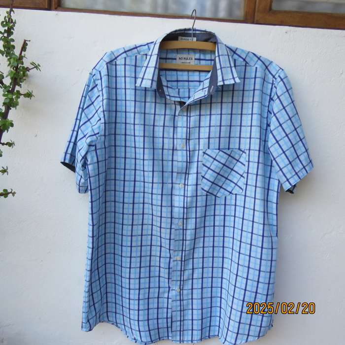 Casual NO RULES short sleeve polycotton classic fit men's shirt. One pocket.Size Large. Blue check.