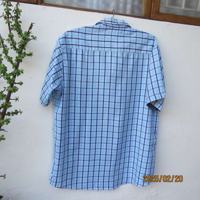 Casual NO RULES short sleeve polycotton classic fit men's shirt. One pocket.Size Large. Blue check.