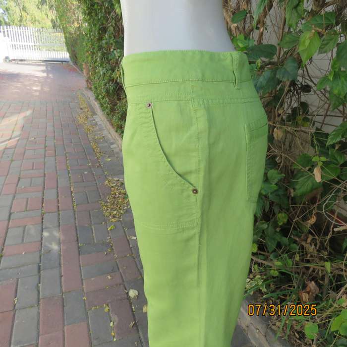 SPIRIT kelly green ramie-cotton blend cropped pants size 42.