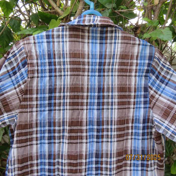Men's blue and brown check short sleeve size small shirt in bubble poly-rayon.