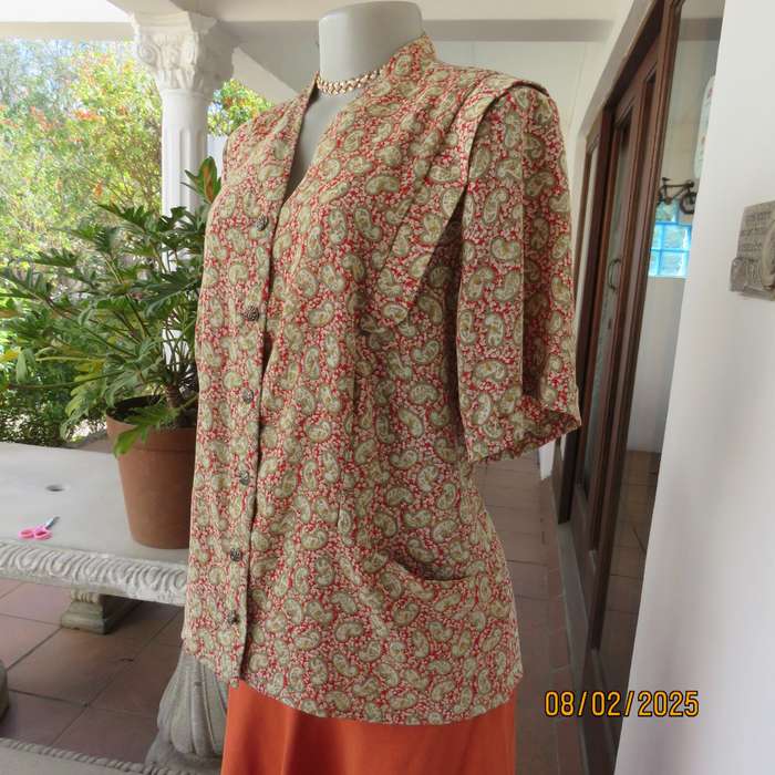 Boutique made silky polyester short sleeve jacket-top. Paisley print. Size 42