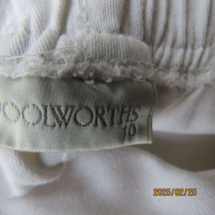 WOOLWORTHS white comfy cotton stretch bootlegged pants. Size 34. Elasticated waist. As new cond.