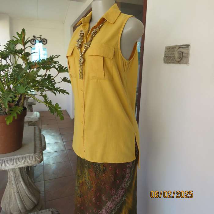Amber yellow sleeveless cotton button down size 34 top. Shirt collar
