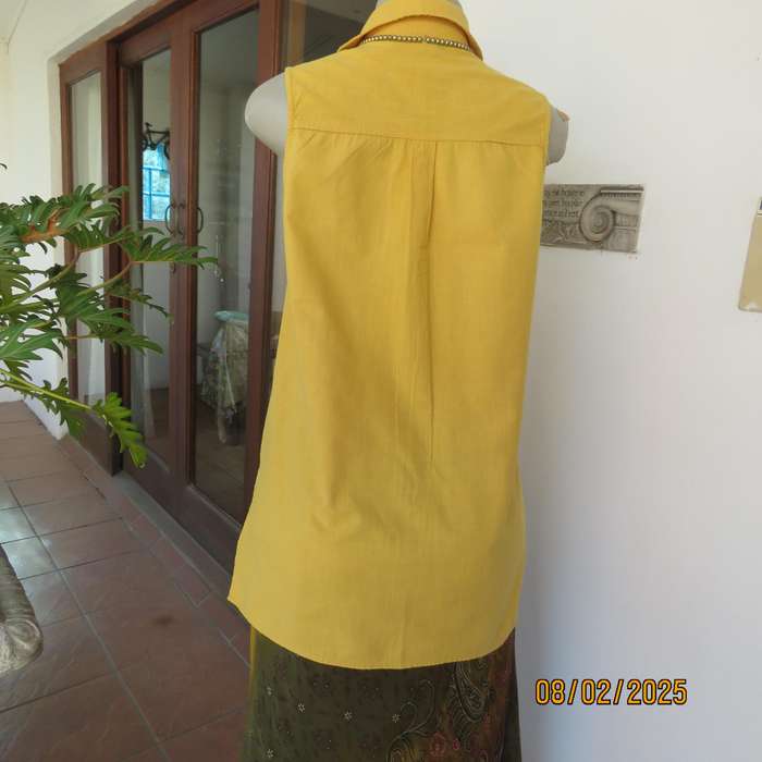 Amber yellow sleeveless cotton button down size 34 top. Shirt collar