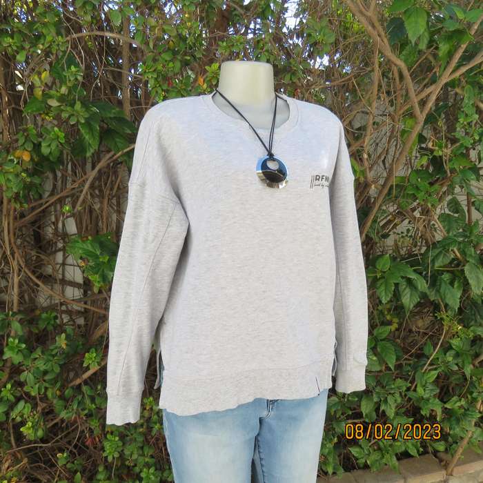 REFINERY warm long sleeve light grey slip over cotton-viscose size 40 top.