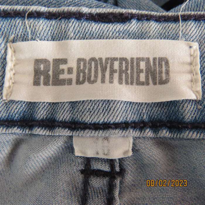 RE Boyfriend blue denim skinny leg jeans in stretch polycotton. Size 40