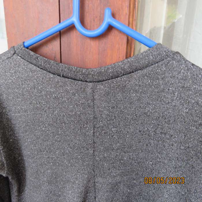 FRIENDS Inc. grey mottled long sleeve dress with 5 silver stars. Girl 9 to 10 years.