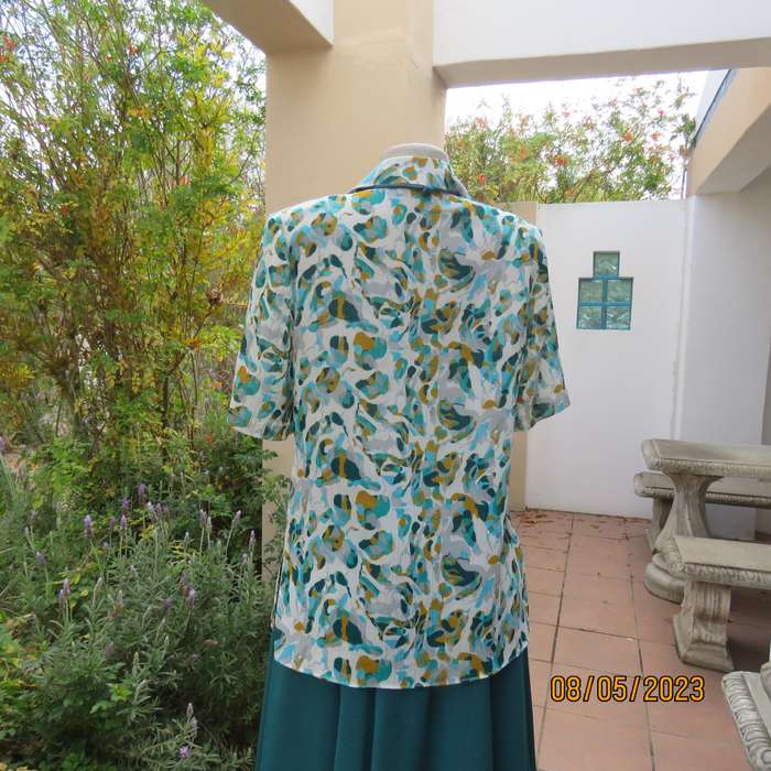 SACHEL white polyester short sleeve top with graphic gold-jade-grey print. Size 36