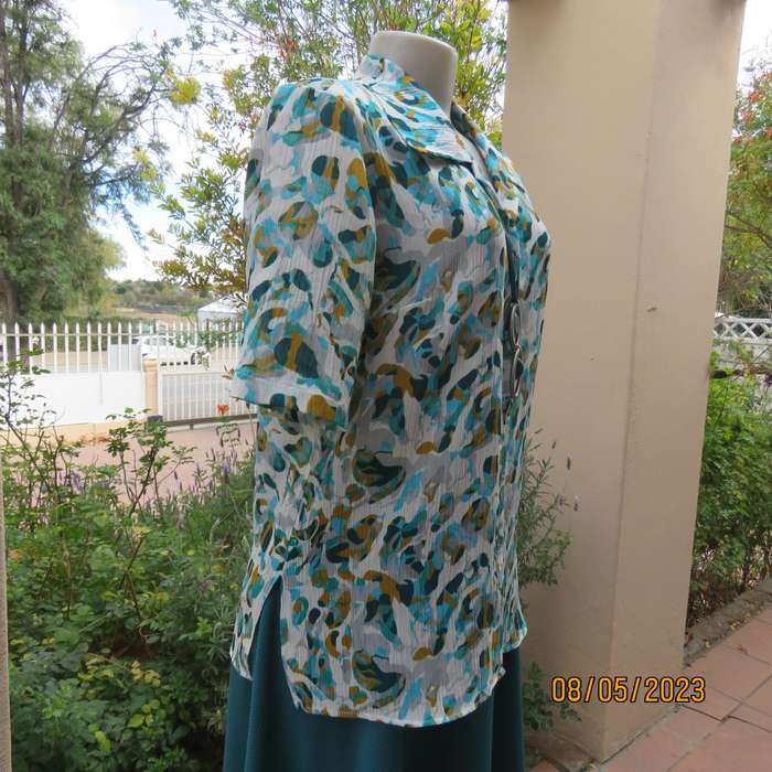 SACHEL white polyester short sleeve top with graphic gold-jade-grey print. Size 36