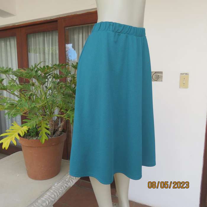 DONATELLA jade paneled A-line heavy textured polyester size 46 skirt.