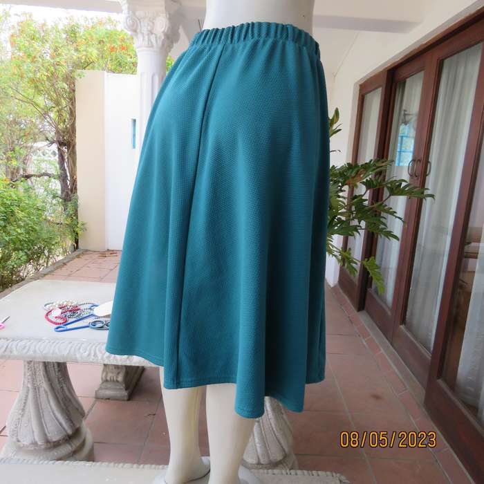 DONATELLA jade paneled A-line heavy textured polyester size 46 skirt.