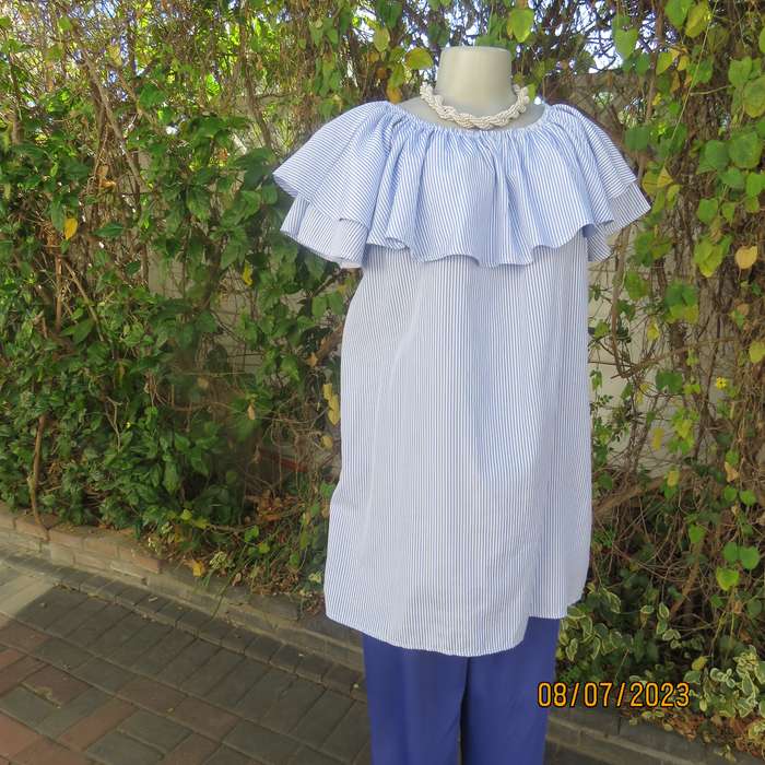 NEW ANN blue-white vertical striped polycotton slip over top size 44. Wide round collar