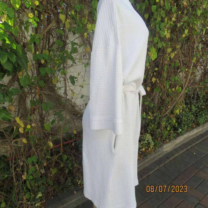 WOOLWORTHS white waffle fold over night gown size 40. With belt.