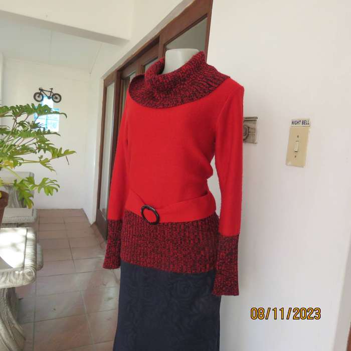 MODERN Dynasty red acrylic knit sweater. Black-red mottled poloneck and ribbings. Size 34-36