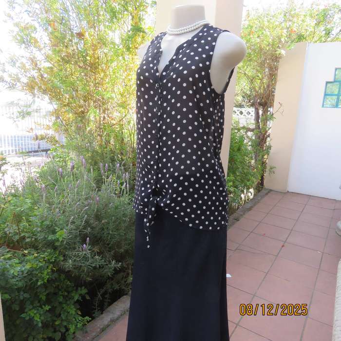 MAURICES navy-white polkadot button down top in sheer polyester. Size 33.