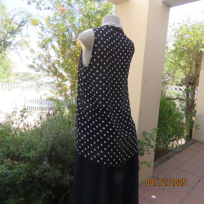 MAURICES navy-white polkadot button down top in sheer polyester. Size 33.