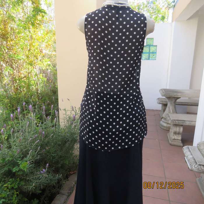 MAURICES navy-white polkadot button down top in sheer polyester. Size 33.