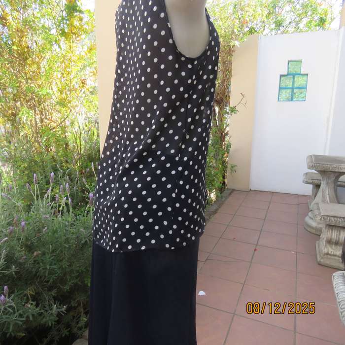 MAURICES navy-white polkadot button down top in sheer polyester. Size 33.