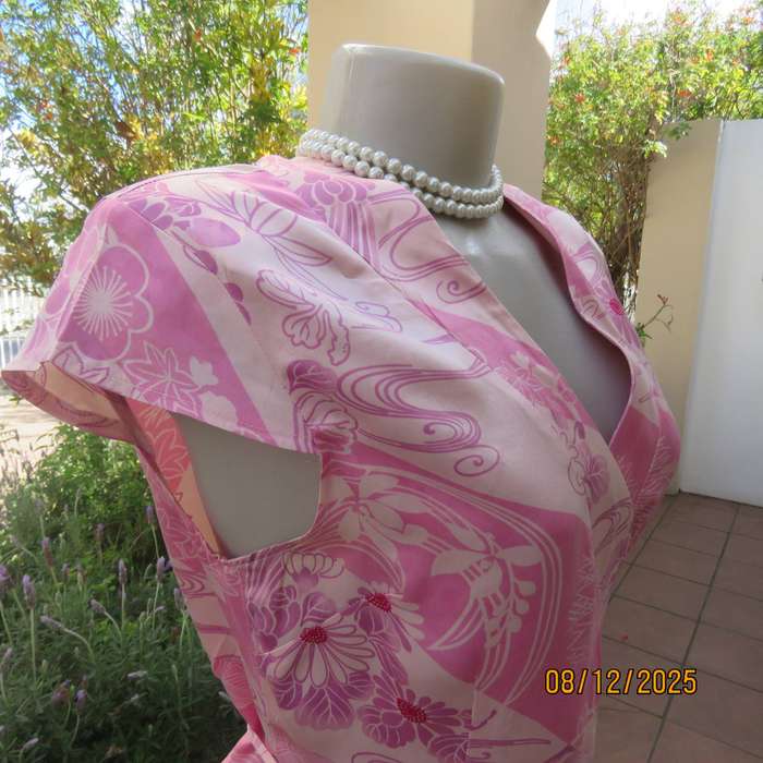 Rose pink floral fold over pure silk top. Tiny capped sleeves. Size 34