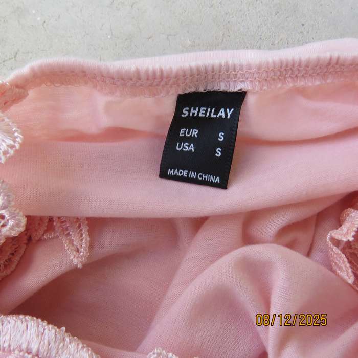 SHEILAY uk cloudy peach slip over top. Lace shoulder straps and front decoration. Size 36