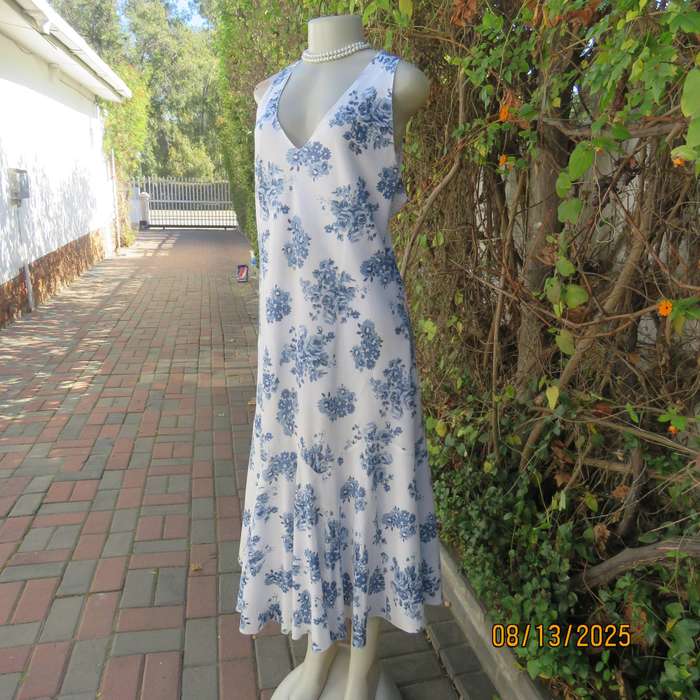 INSPIRE white-blue slip over cotton-viscose sleeveless kick-out style dress size 42.
